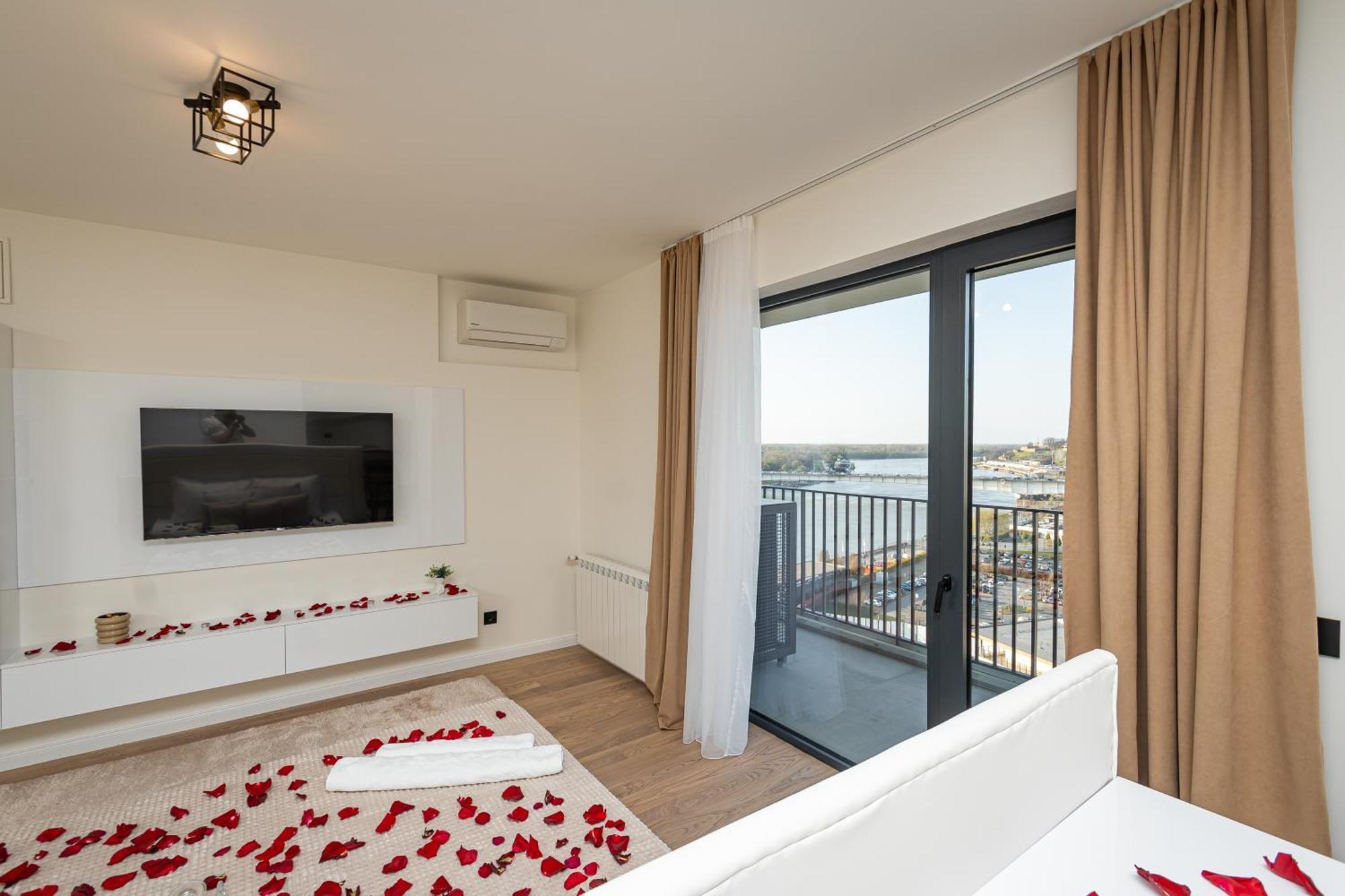 Апартаменты Sinfonia Lux 1205-1 Sajmiste Экстерьер фото
