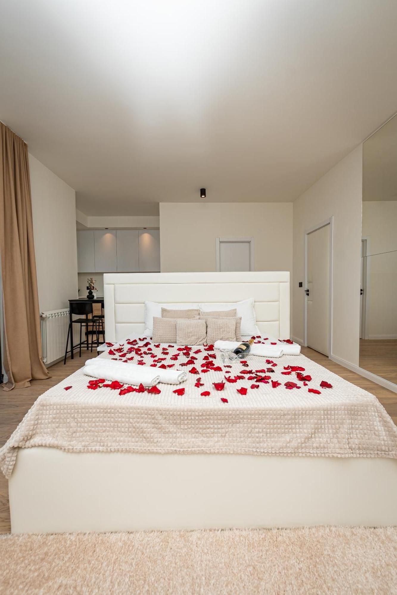 Апартаменты Sinfonia Lux 1205-1 Sajmiste Экстерьер фото